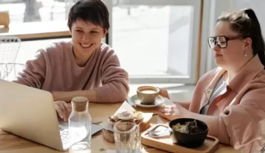 طراحی محیط‌های مناسب برای افراد معلول ذهنی